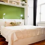 Apartmán Historic Center Boutique 4 - Free Parking - Schlossberg View - By Casa Momo