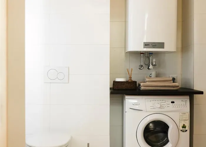 Historic Center Boutique 4 - Free Parking - Schlossberg View - By Casa Momo * Graz